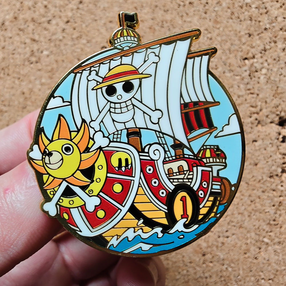 Schöne Schiffs-Hartemaille-Ans – Tuxedo Lapel Pin Bewertung und Preis