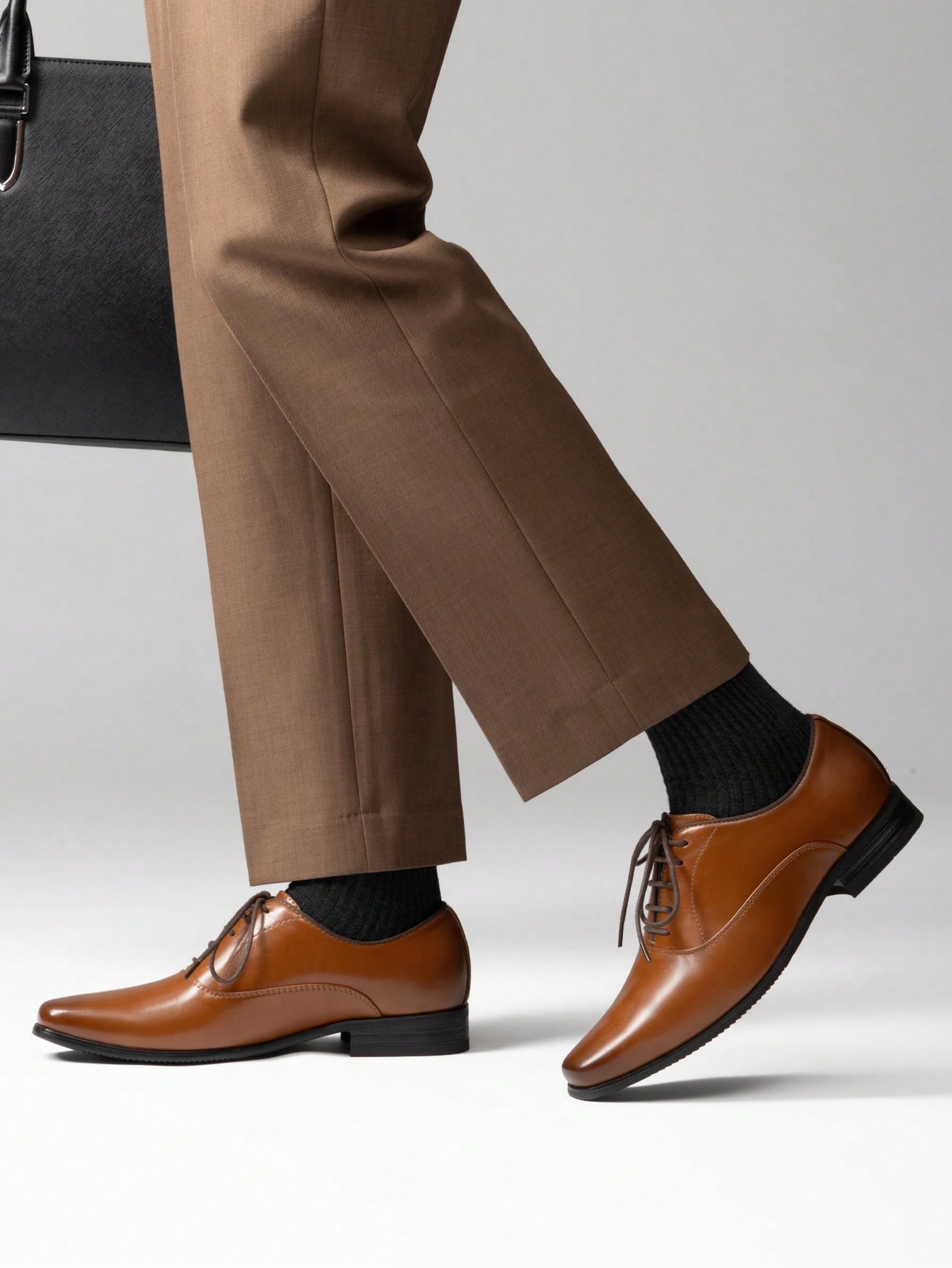 Braune Oxford-Schuhe für Herre – Formal Men Daily Wear Footwear Bewertung und Preis