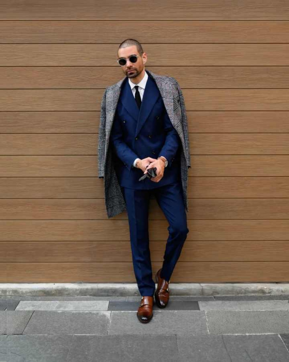 Moderner Herrenmantel aus Gitt – Men Formal Wear Modern Bewertung und Preis